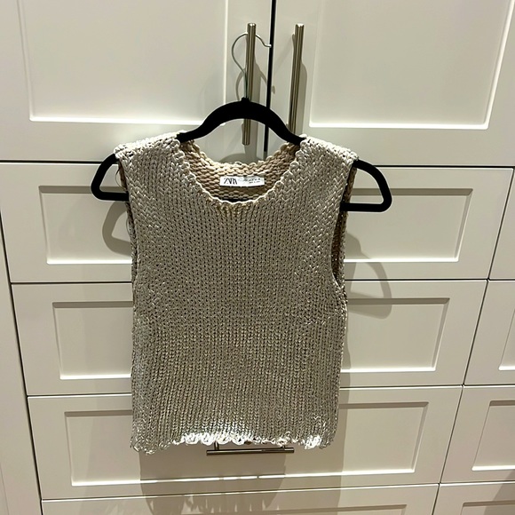 Zara Metallic knit west - Picture 2 of 6